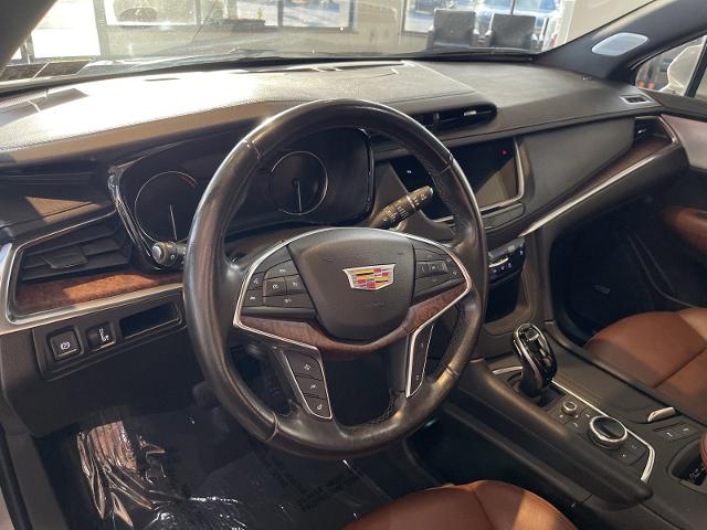 used 2022 Cadillac XT5 car, priced at $35,999