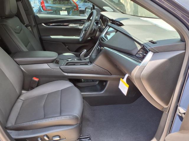 used 2025 Cadillac XT5 car, priced at $56,114