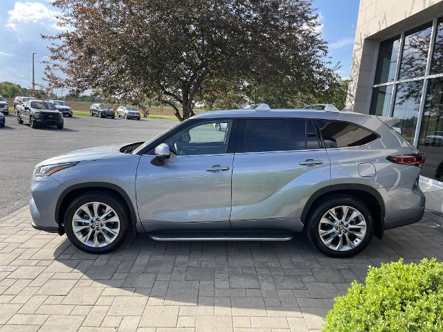 new 2024 Toyota Highlander car, priced at $47,999