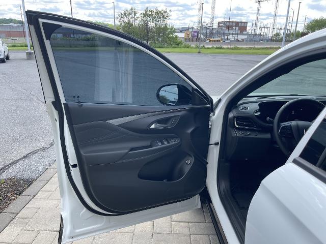 new 2024 Buick Envista car, priced at $25,999