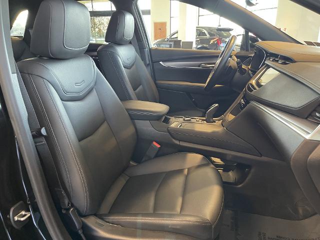 used 2022 Cadillac XT5 car, priced at $31,999