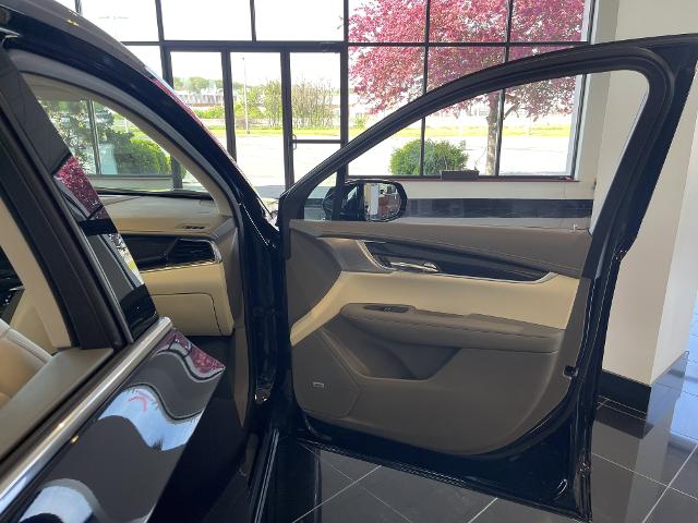 used 2022 Cadillac XT6 car, priced at $40,999