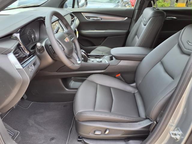used 2025 Cadillac XT6 car, priced at $47,590