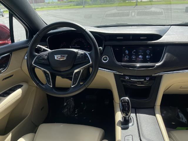 new 2017 Cadillac XT5 car, priced at $18,999