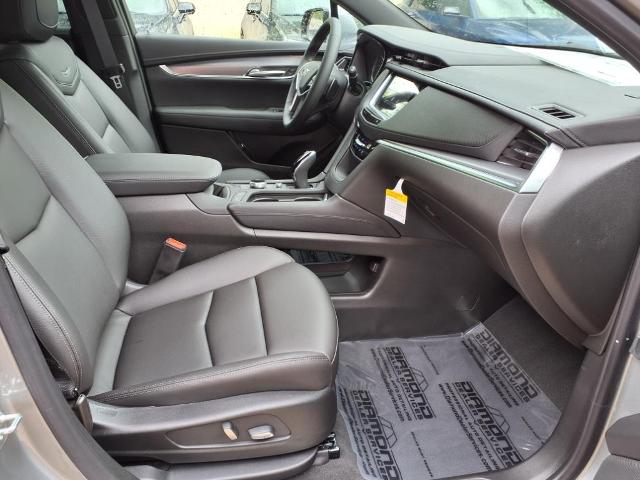 used 2025 Cadillac XT5 car, priced at $44,790