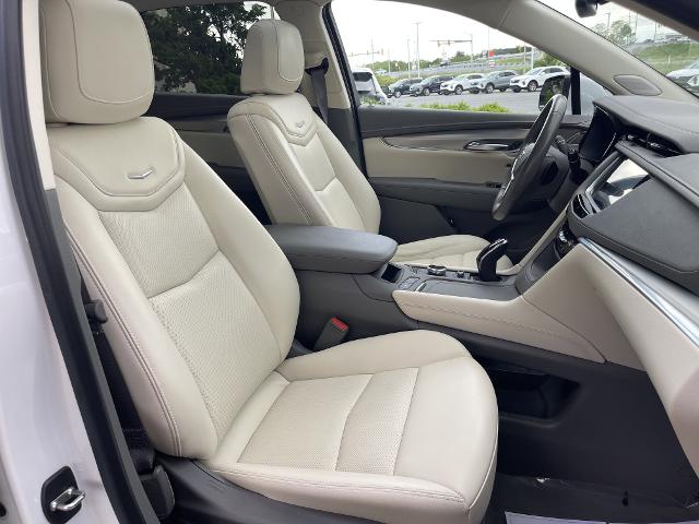new 2021 Cadillac XT5 car, priced at $38,499