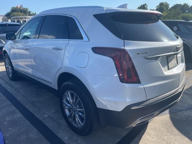 new 2023 Cadillac XT5 car
