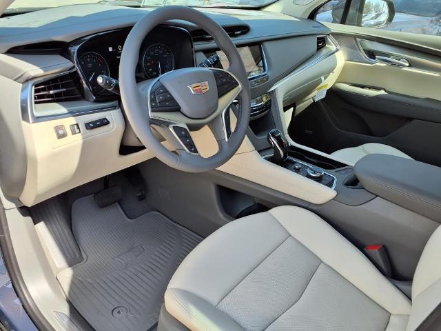used 2025 Cadillac XT5 car, priced at $50,269