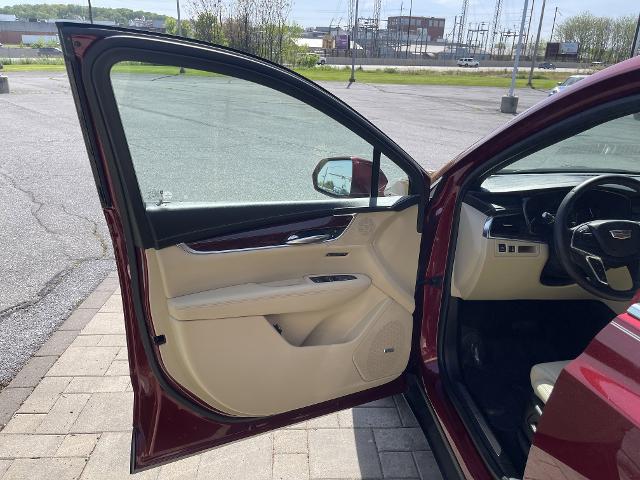 new 2017 Cadillac XT5 car, priced at $18,999