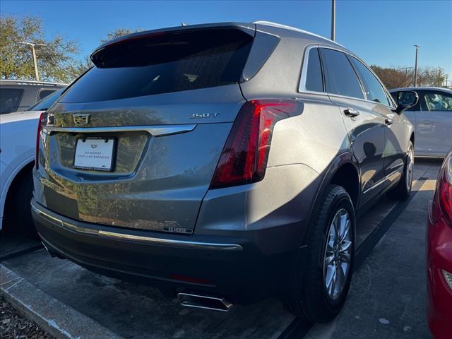 new 2021 Cadillac XT5 car