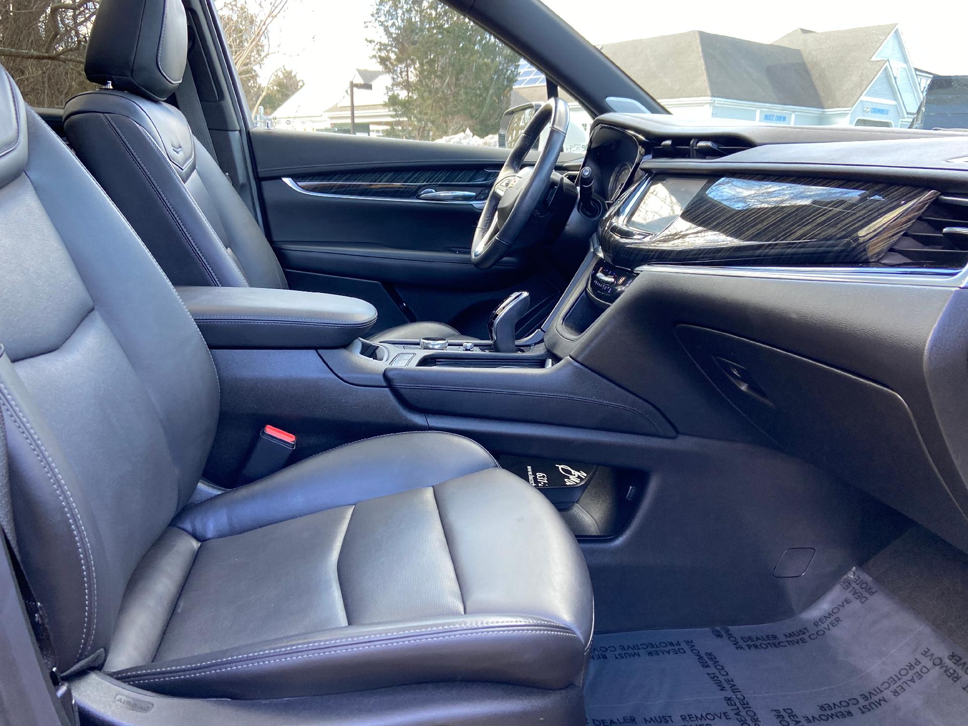 used 2022 Cadillac XT6 car, priced at $43,995