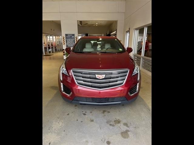 new 2017 Cadillac XT5 car