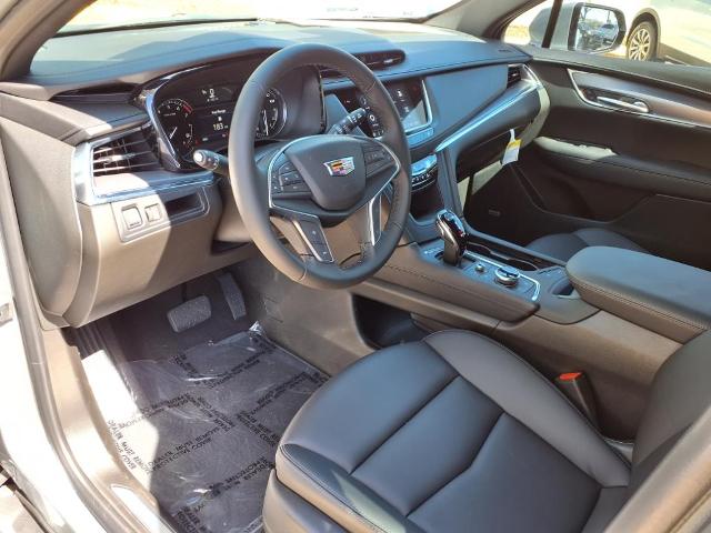 used 2025 Cadillac XT5 car, priced at $43,690
