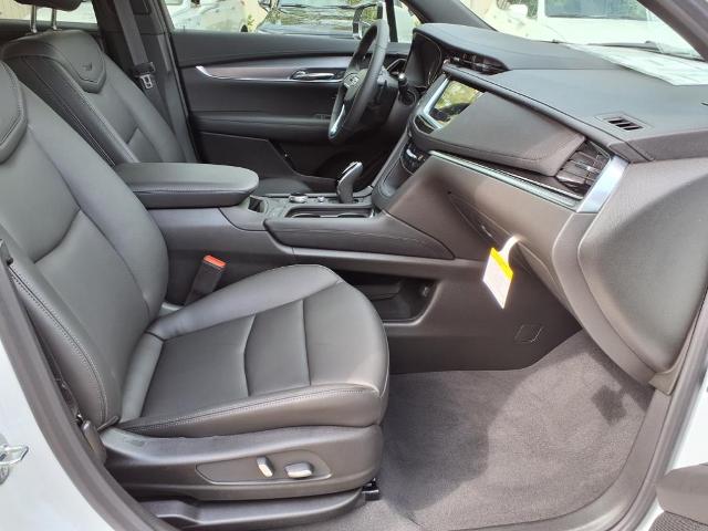 used 2025 Cadillac XT6 car, priced at $49,114