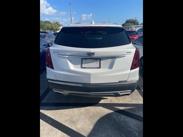 new 2023 Cadillac XT5 car