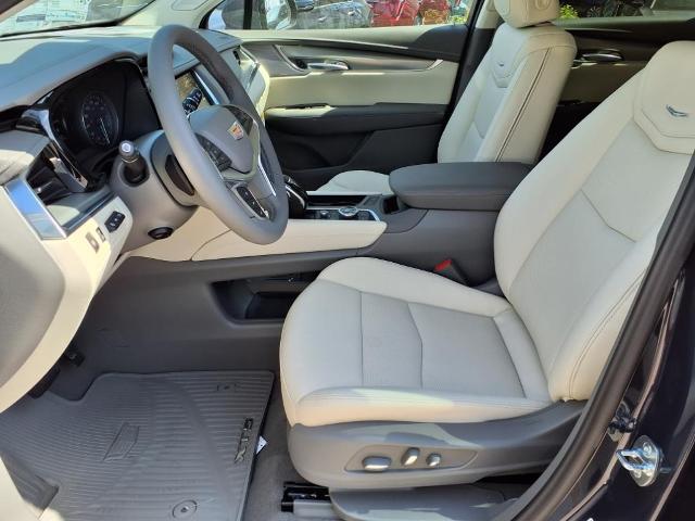 used 2025 Cadillac XT5 car, priced at $50,269