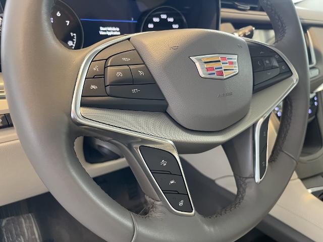 used 2022 Cadillac XT5 car, priced at $39,999