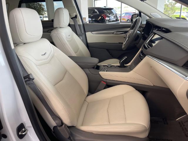 used 2022 Cadillac XT5 car, priced at $39,999