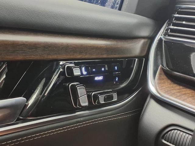new 2022 Jeep Grand Wagoneer car, priced at $54,492